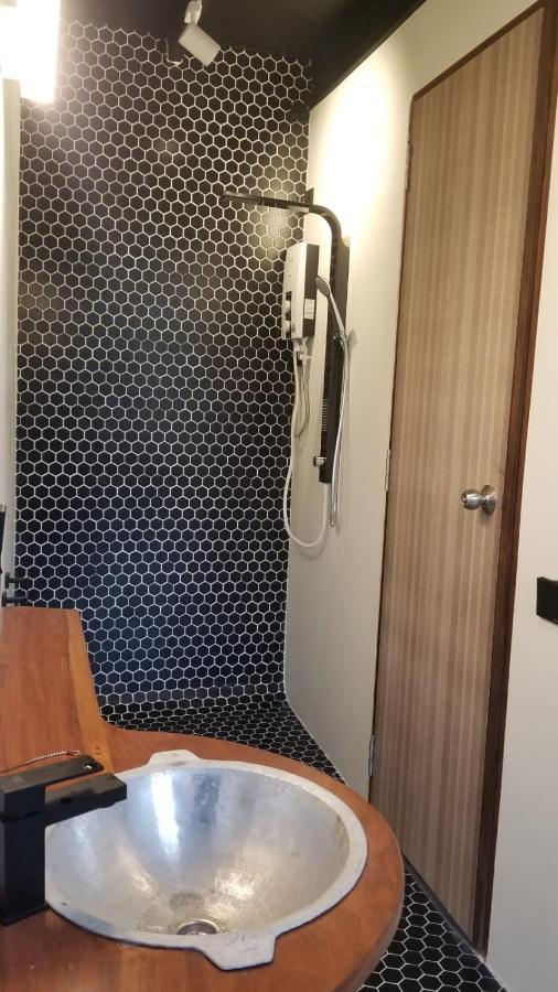Colive Ahangama Room photo
